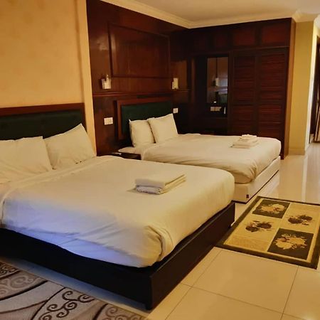 Kesuma Villa Parit Raja Exterior foto