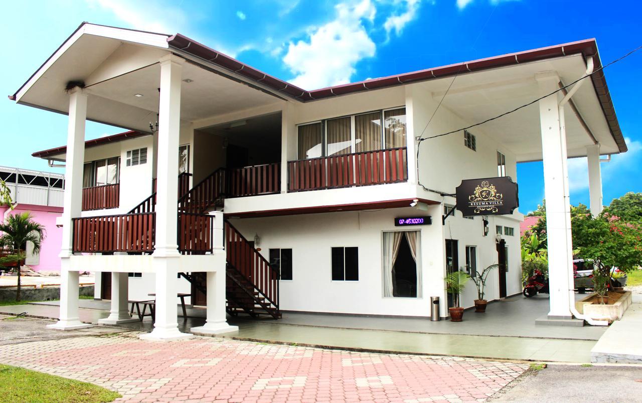 Kesuma Villa Parit Raja Exterior foto